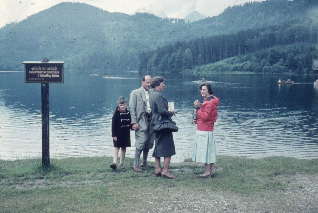 german citizens in discussion